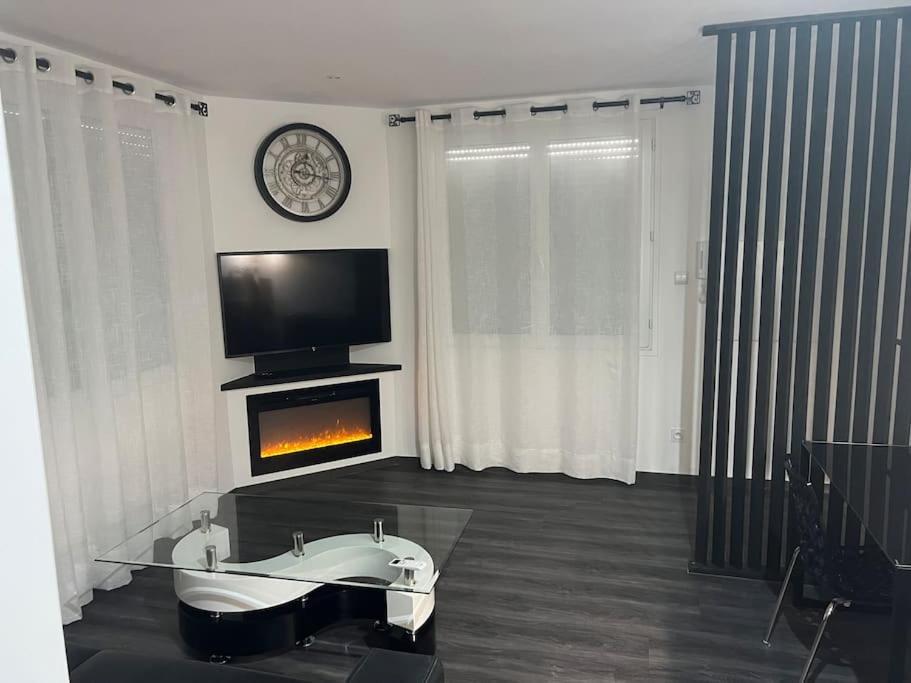 Апартаменти Appart De Luxe Tout Confort Jusqu A 4 Personnes Triel-sur-Seine Екстер'єр фото