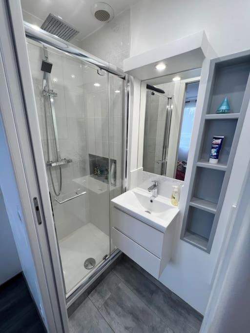 Апартаменти Appart De Luxe Tout Confort Jusqu A 4 Personnes Triel-sur-Seine Екстер'єр фото