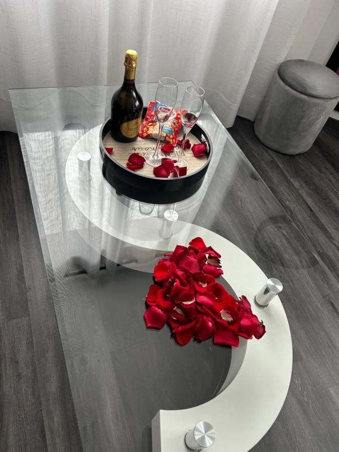 Апартаменти Appart De Luxe Tout Confort Jusqu A 4 Personnes Triel-sur-Seine Екстер'єр фото